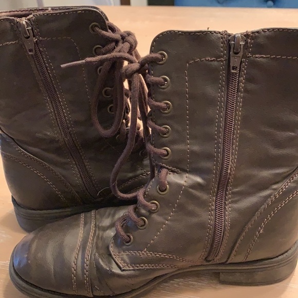 Women’s Size 8 Boots by Target - some wear - Picture 5 of 8